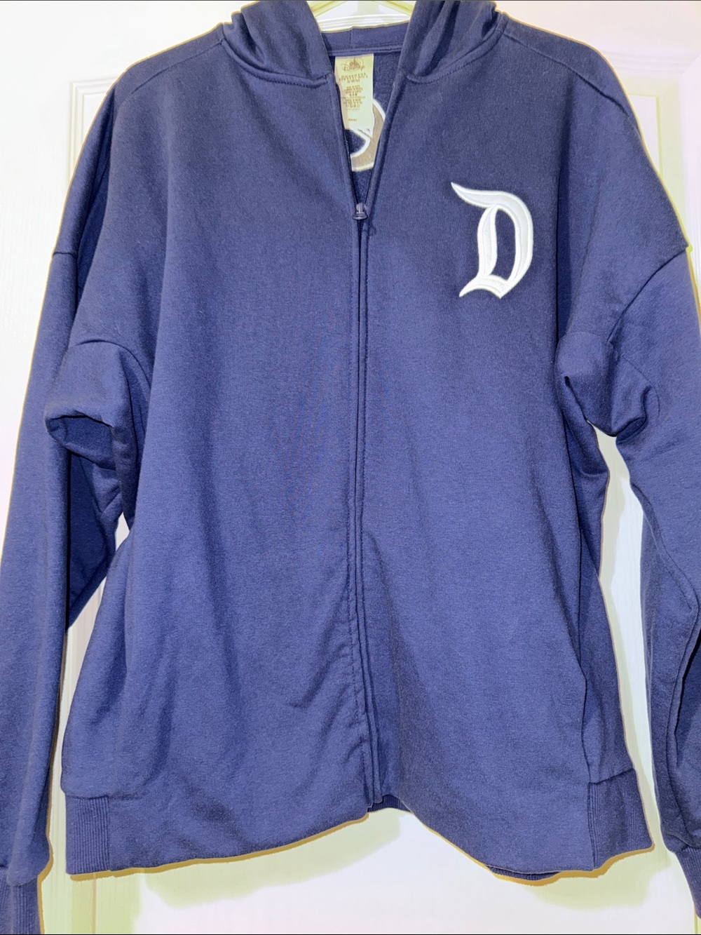 NWOT Navy Blue and White Disney Hoodie with Embroidered Logo 0063